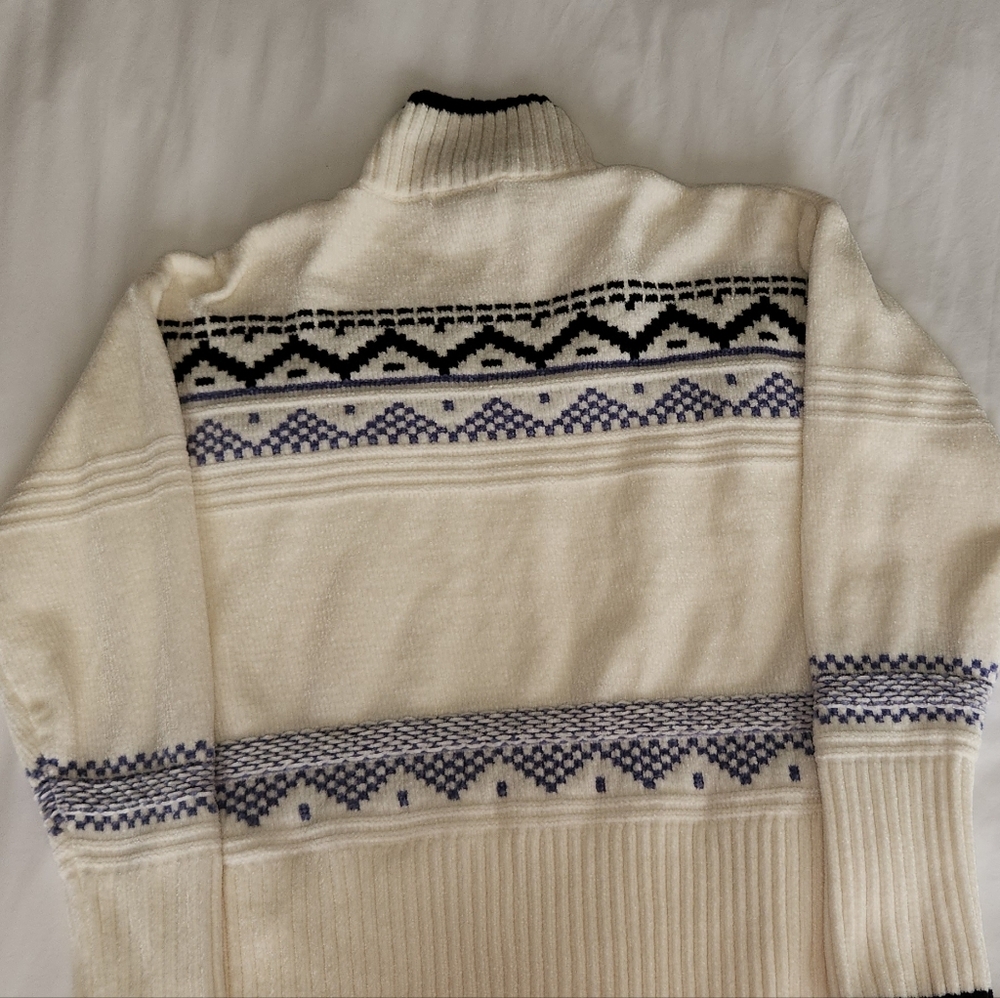 Christian Siriano White & Blue Turtleneck Sweater - Picture 10 of 11
